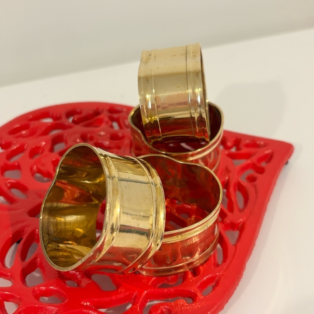 Vintage brass heart shaped napkin ring holders SET OF FOUR - Picture 7 of 12
